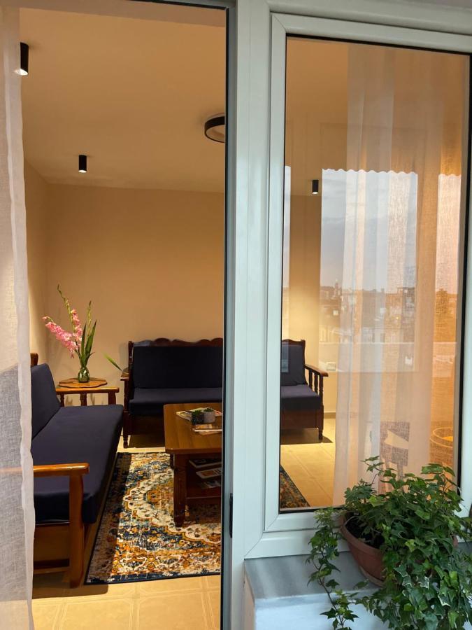 Leo's Apartment